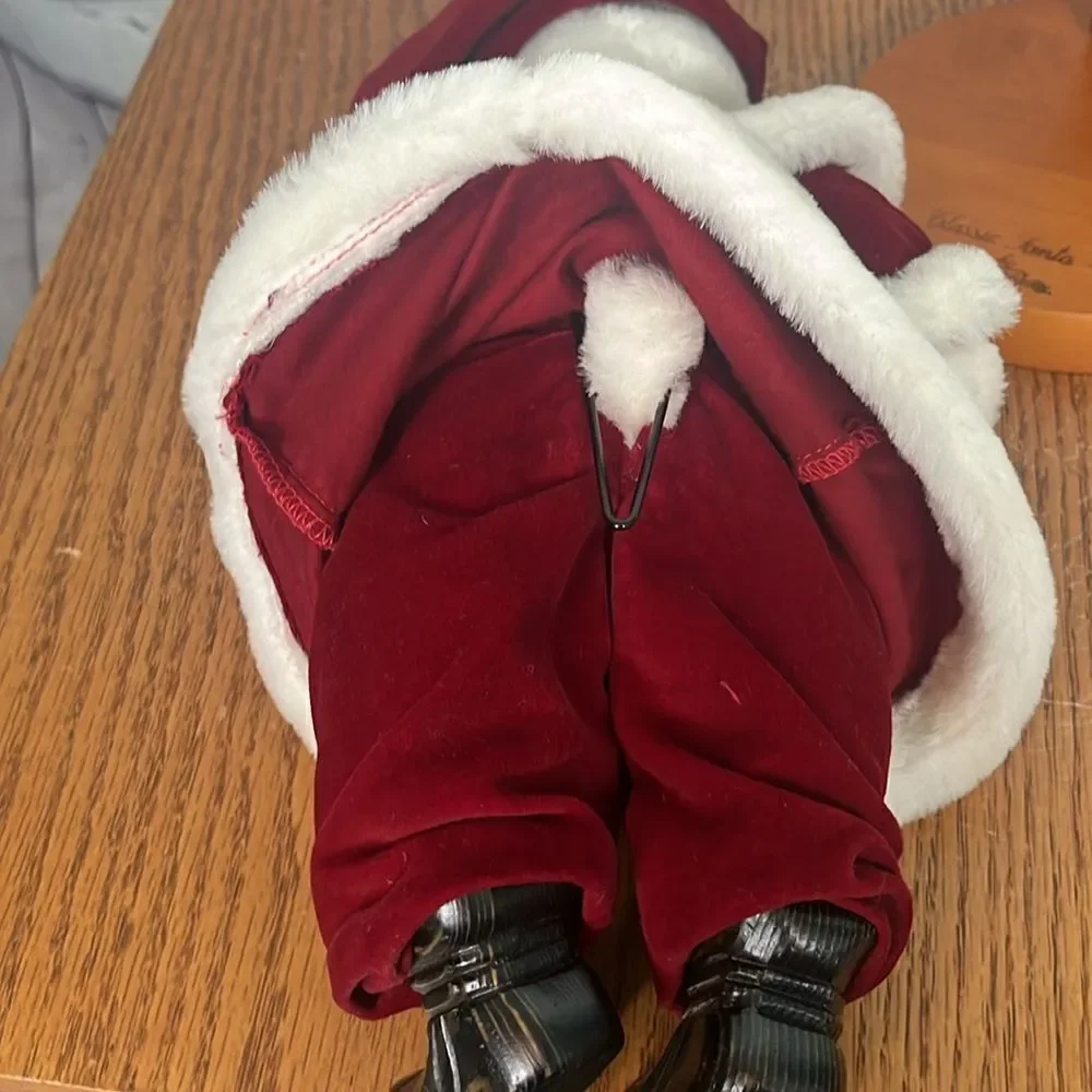 Vintage 1990 ROBERT RAIKES Classic Santa Bear Limited Edition Stand